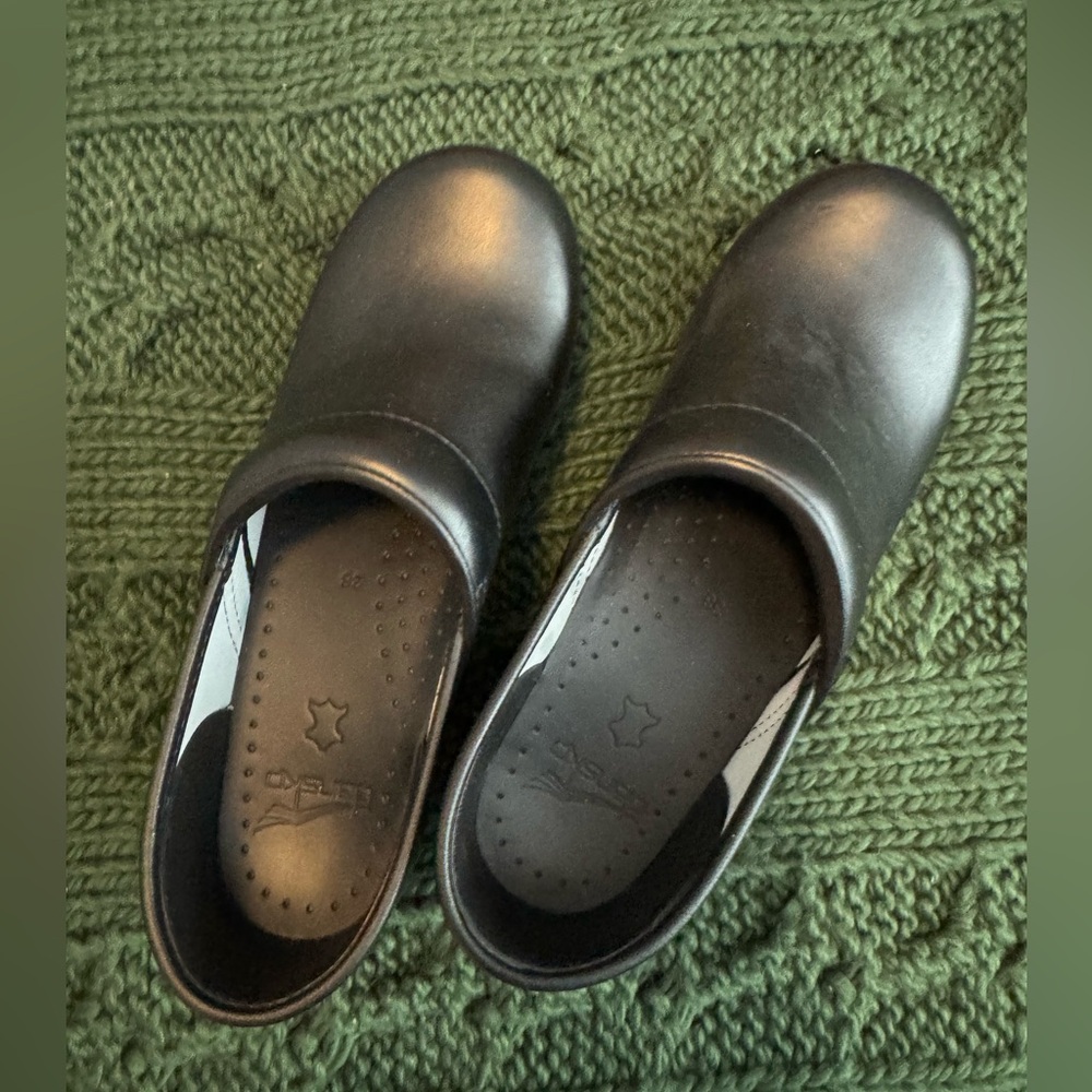 Dansko size 38